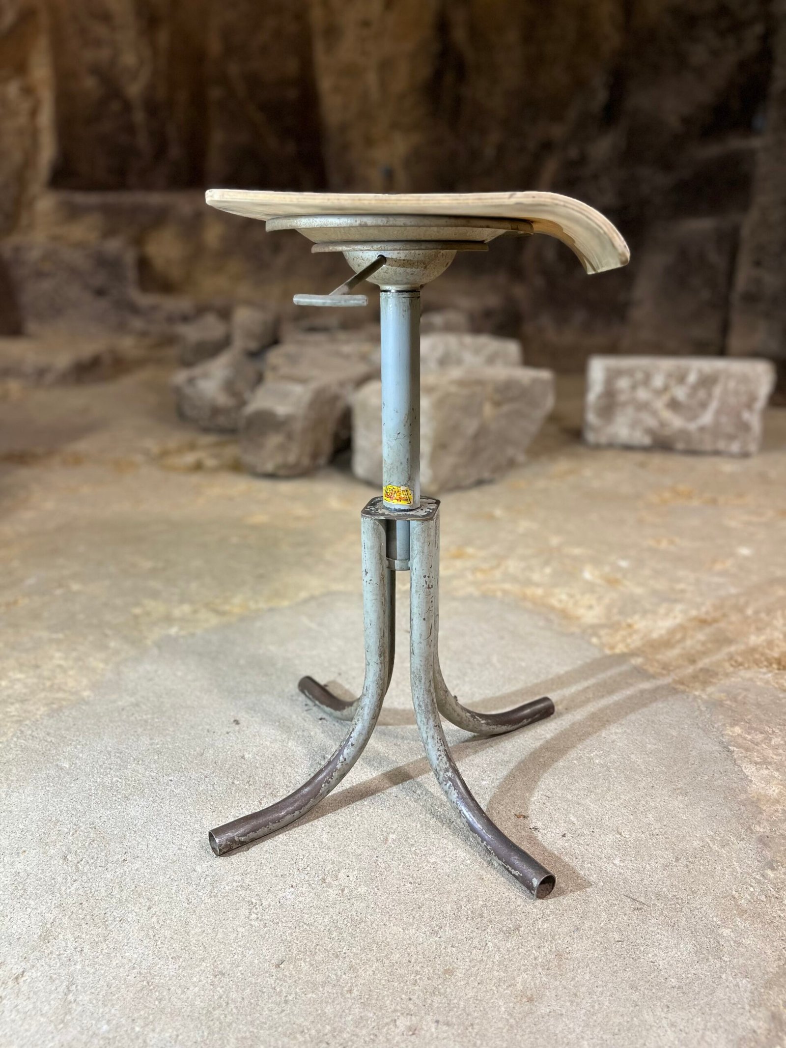 Tabouret d’usine – Image 3